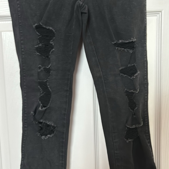 Arizona jeans black size 7 hi rise curvy skinny black jeans destructed front - Picture 2 of 4